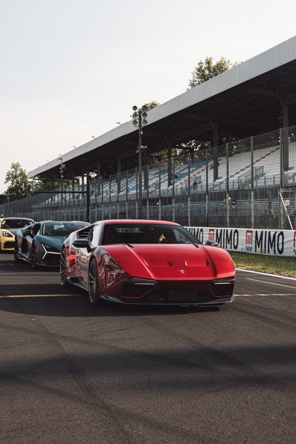 Le supercar della Parade sul circuito dell'Autodromo Nazionale Monza a MIMO 2026