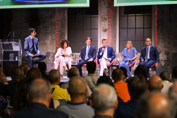 La conferenza di presentazione di Salone Auto Torino 2026 alle OGR Torino.