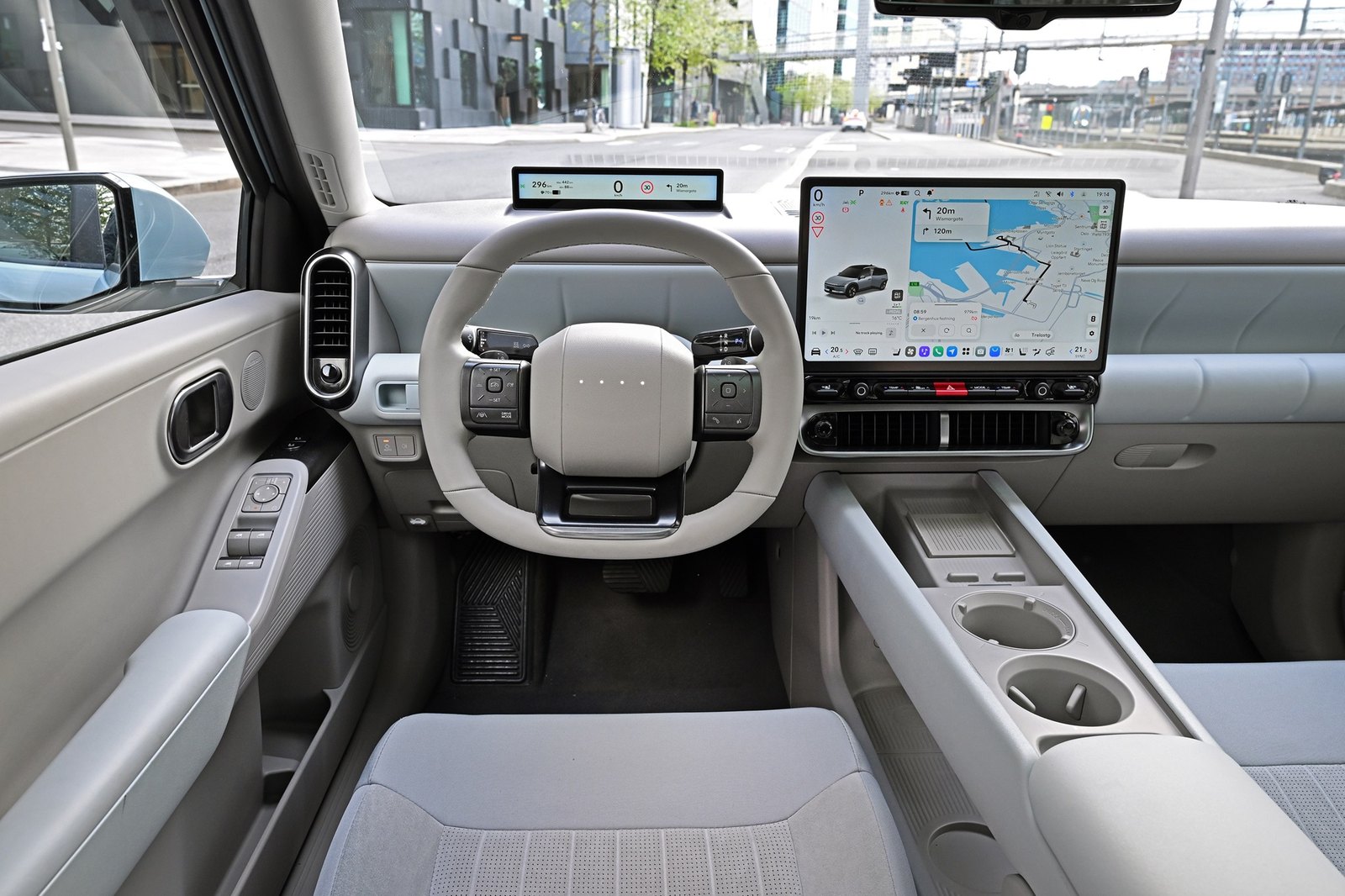Hyundai IONIQ 3 02