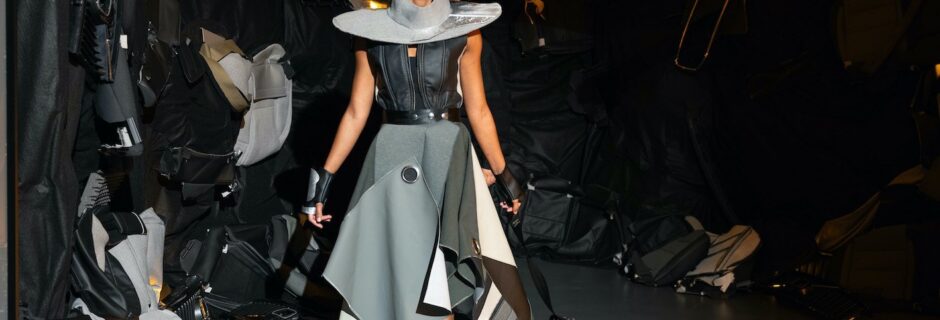 The Daily Crash trasforma airbag e cinture in moda al Volvo Studio Milano