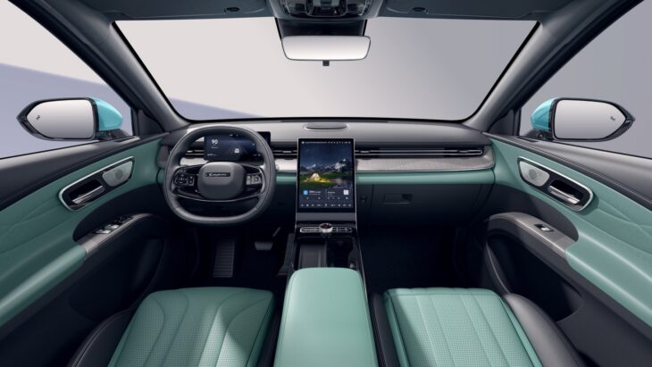 LEPAS L8 arriva in Italia con 279 CV ibridi plug-in