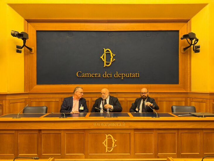 Datamoney.ch presenta alla Camera il report sull’AI agentica italiana