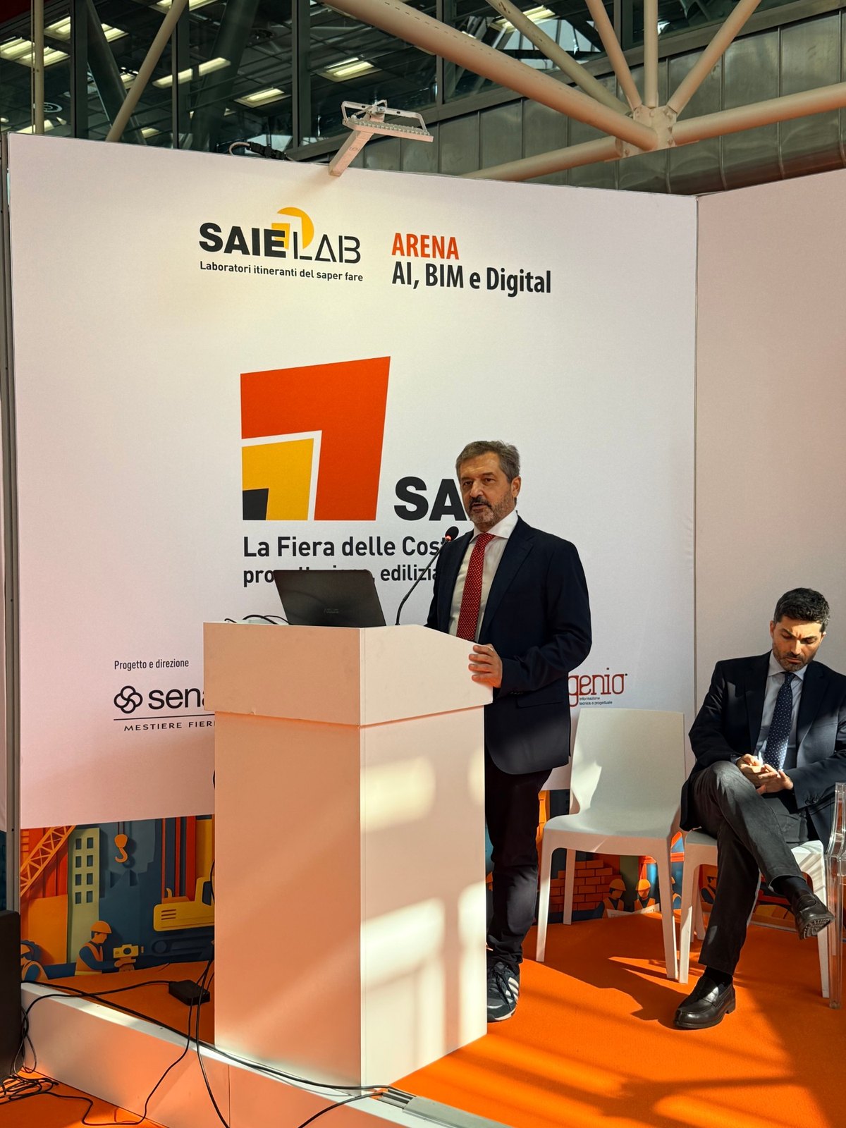 Un intervento dal podio al convegno sull'AI nell'Arena AI, BIM e Digital del SAIE 2026